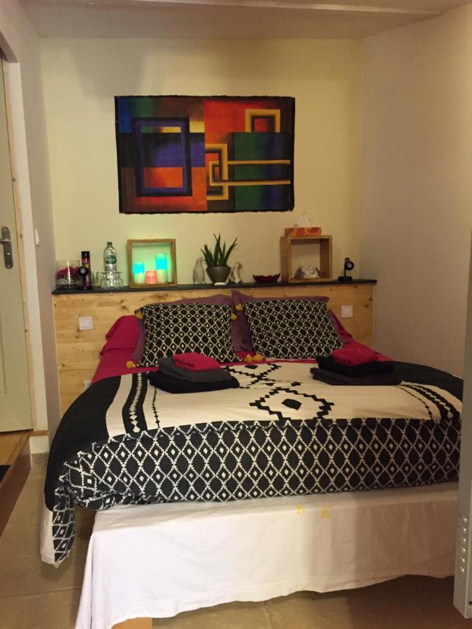 Dependance Privee - Halte Route Apartment Le Thor Luaran gambar