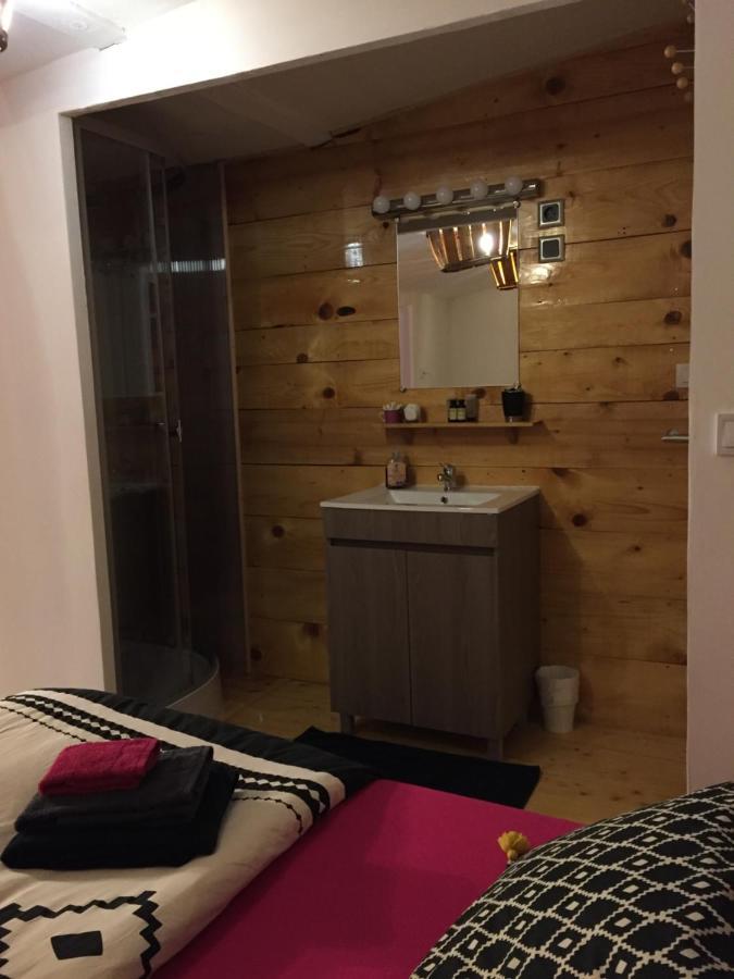 Dependance Privee - Halte Route Apartment Le Thor Luaran gambar