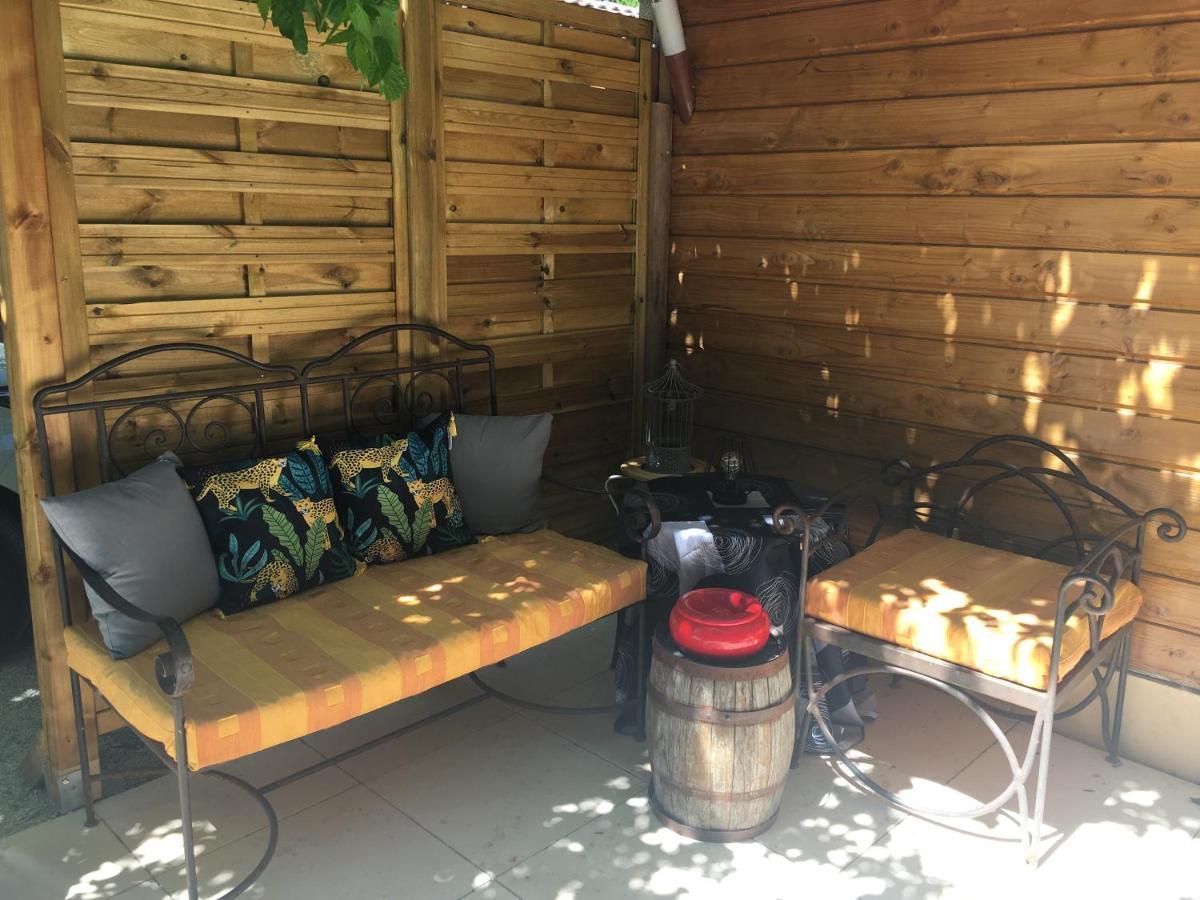 Dependance Privee - Halte Route Apartment Le Thor Luaran gambar