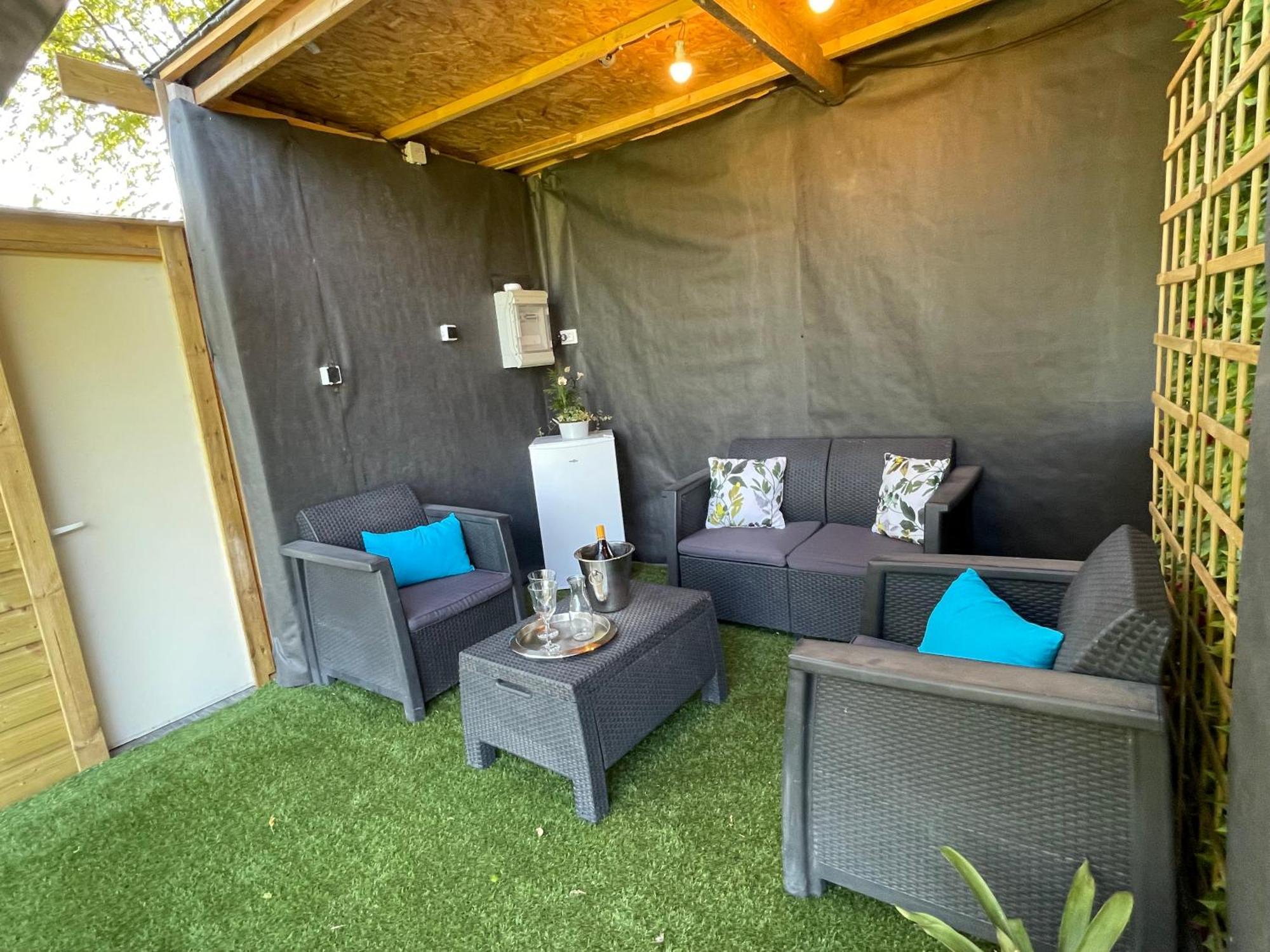 Dependance Privee - Halte Route Apartment Le Thor Luaran gambar