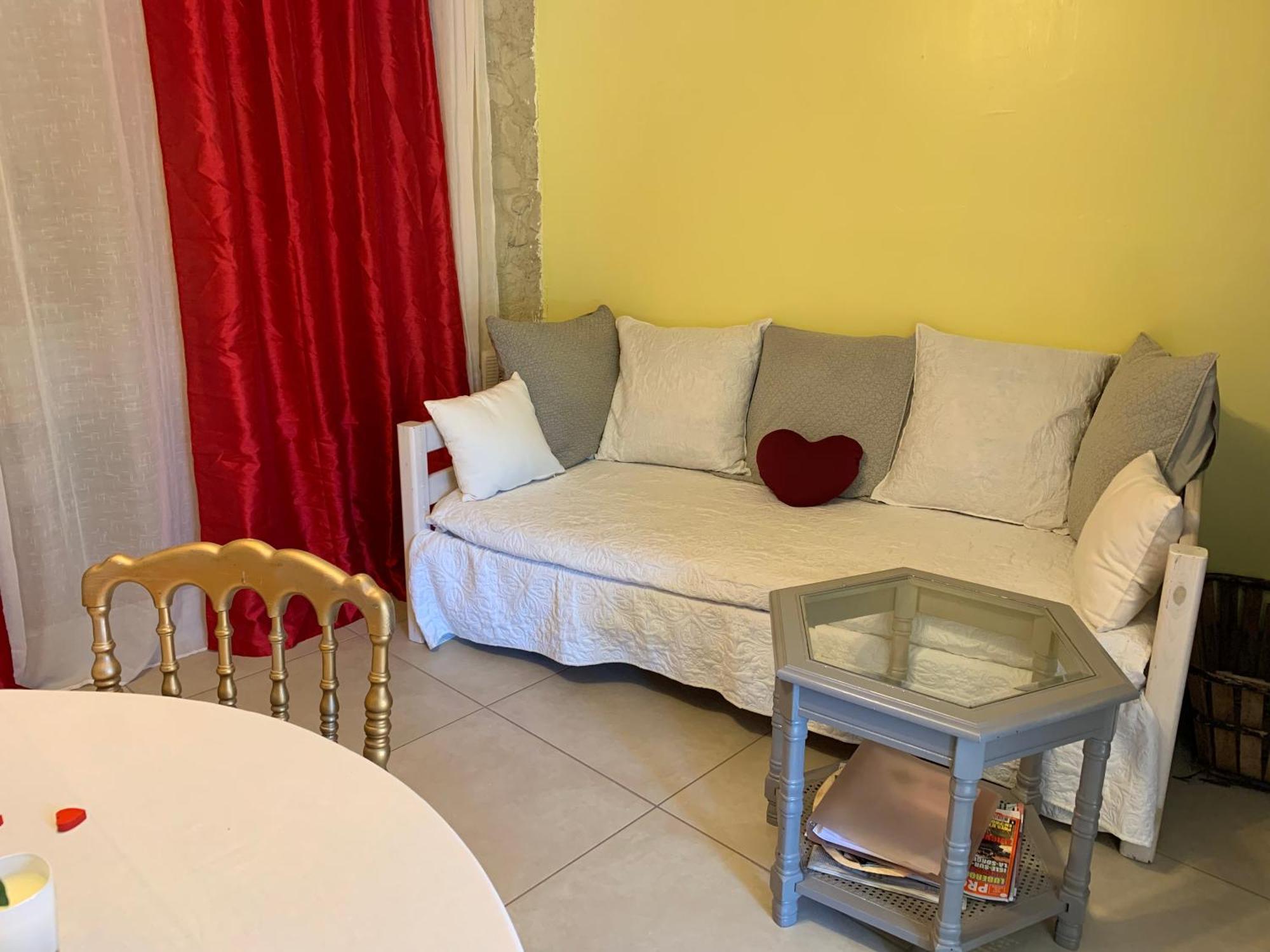 Dependance Privee - Halte Route Apartment Le Thor Luaran gambar