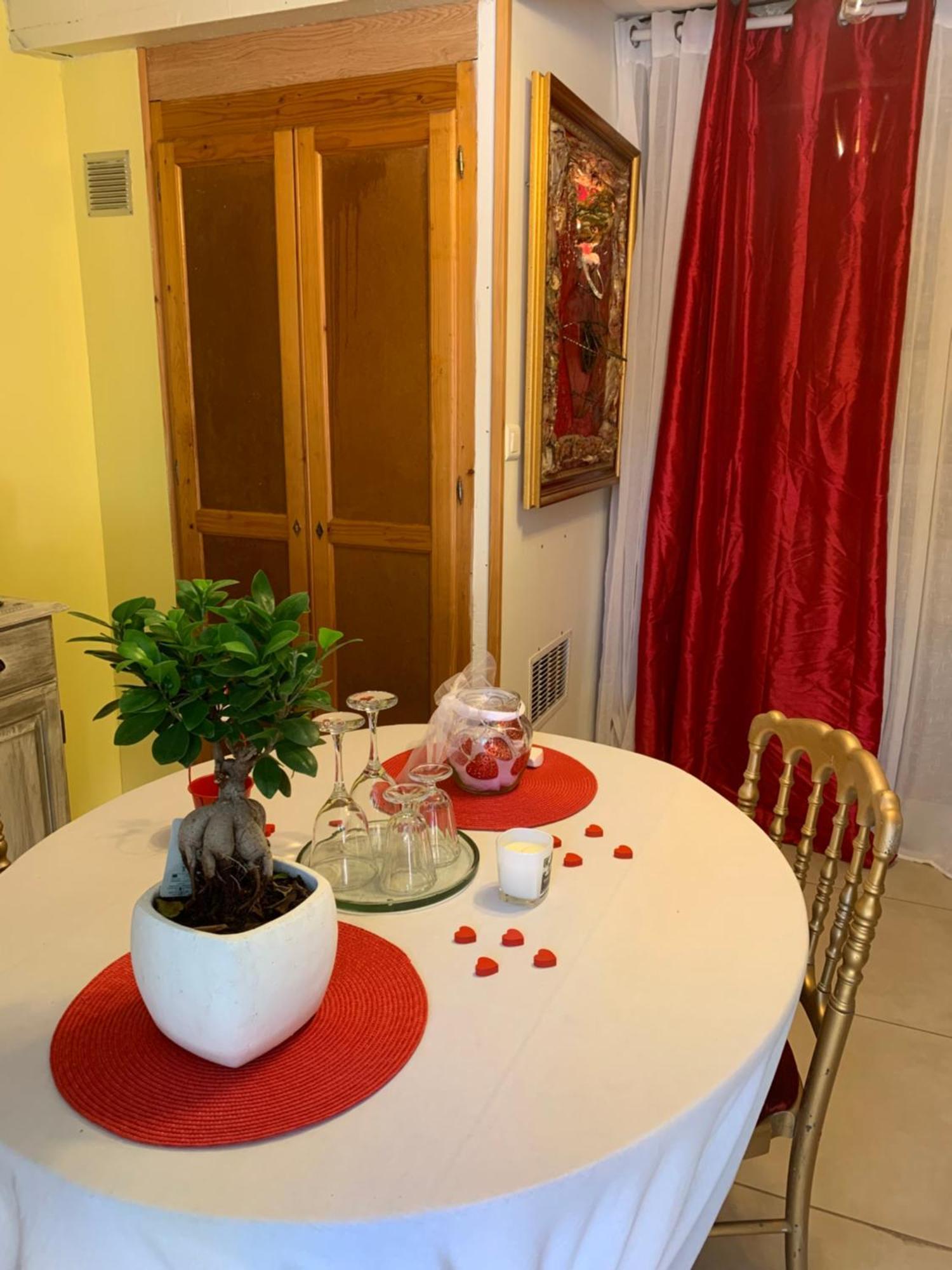 Dependance Privee - Halte Route Apartment Le Thor Luaran gambar
