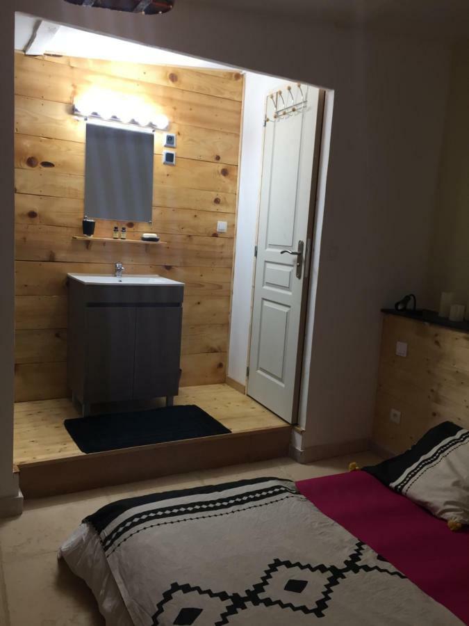 Dependance Privee - Halte Route Apartment Le Thor Luaran gambar